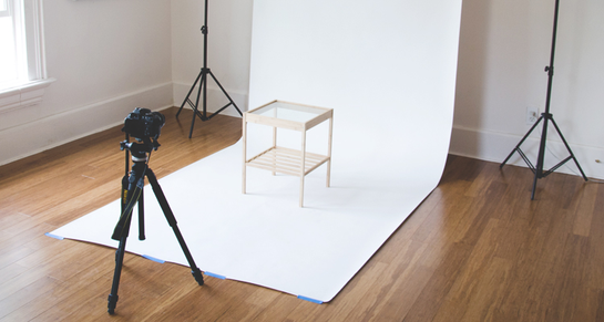 An example of a basic DIY product photography setup. Source