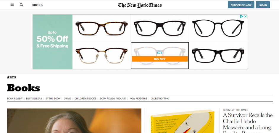 실행 중인 문맥 타겟팅의 예: 책에 대한 웹사이트의 안경 광고 — 얼마나 적절한가!